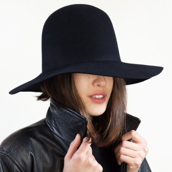 NWOT Clyde Wide Brim Dome Hat - NAVY 100% Wool Felt, M/L